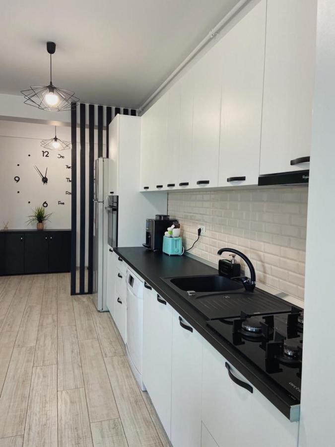 Peacock Apartament- Stefan Building Apartment Navodari Luaran gambar
